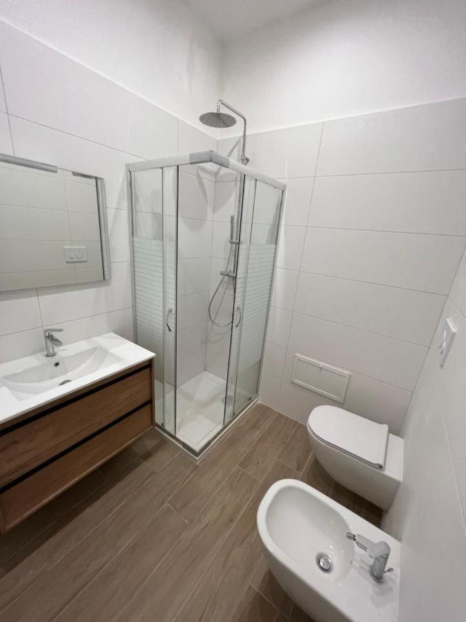 Citywise Vittorio - Independent Apartment Near Bari Central Station Exterior foto